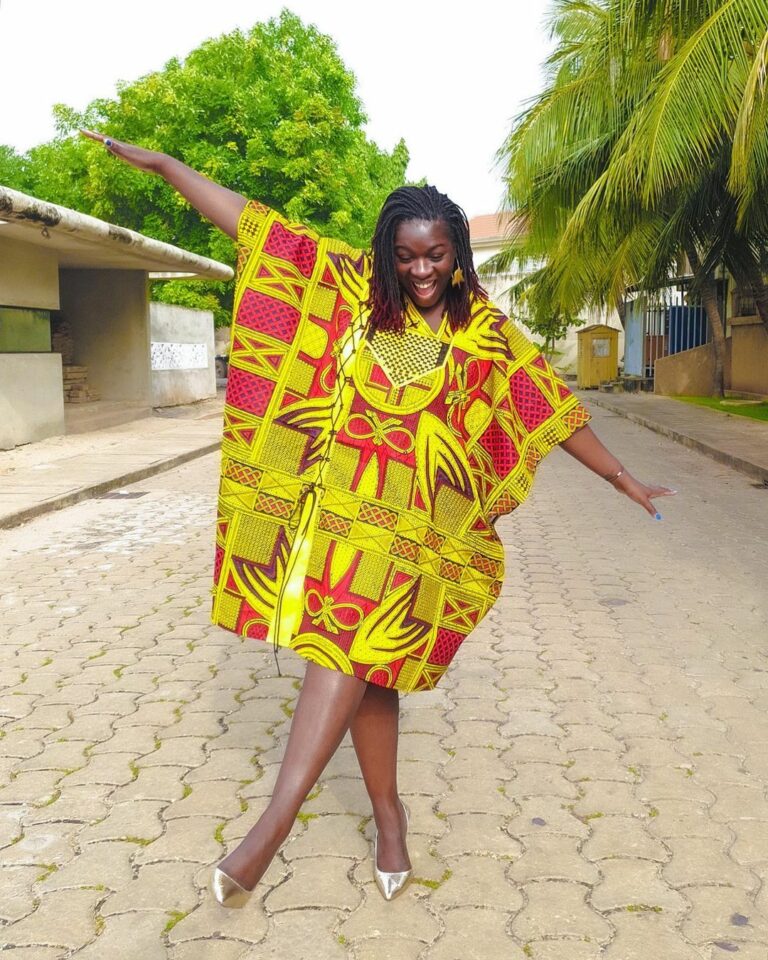 Leçon de style avec Karelle porter le boubou africain de manière fun